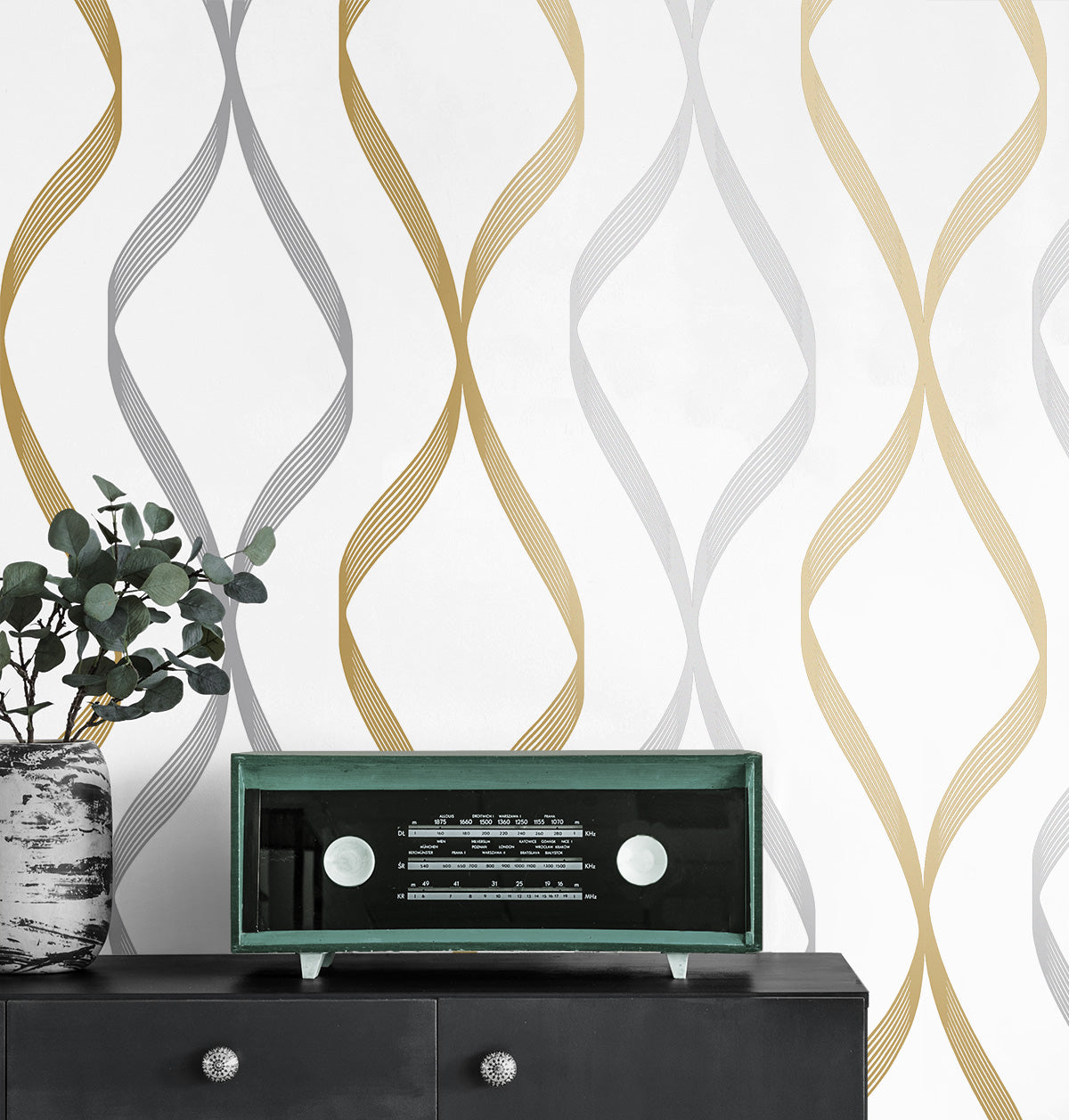 Ogee Ribbon Vinyl Wallpaper