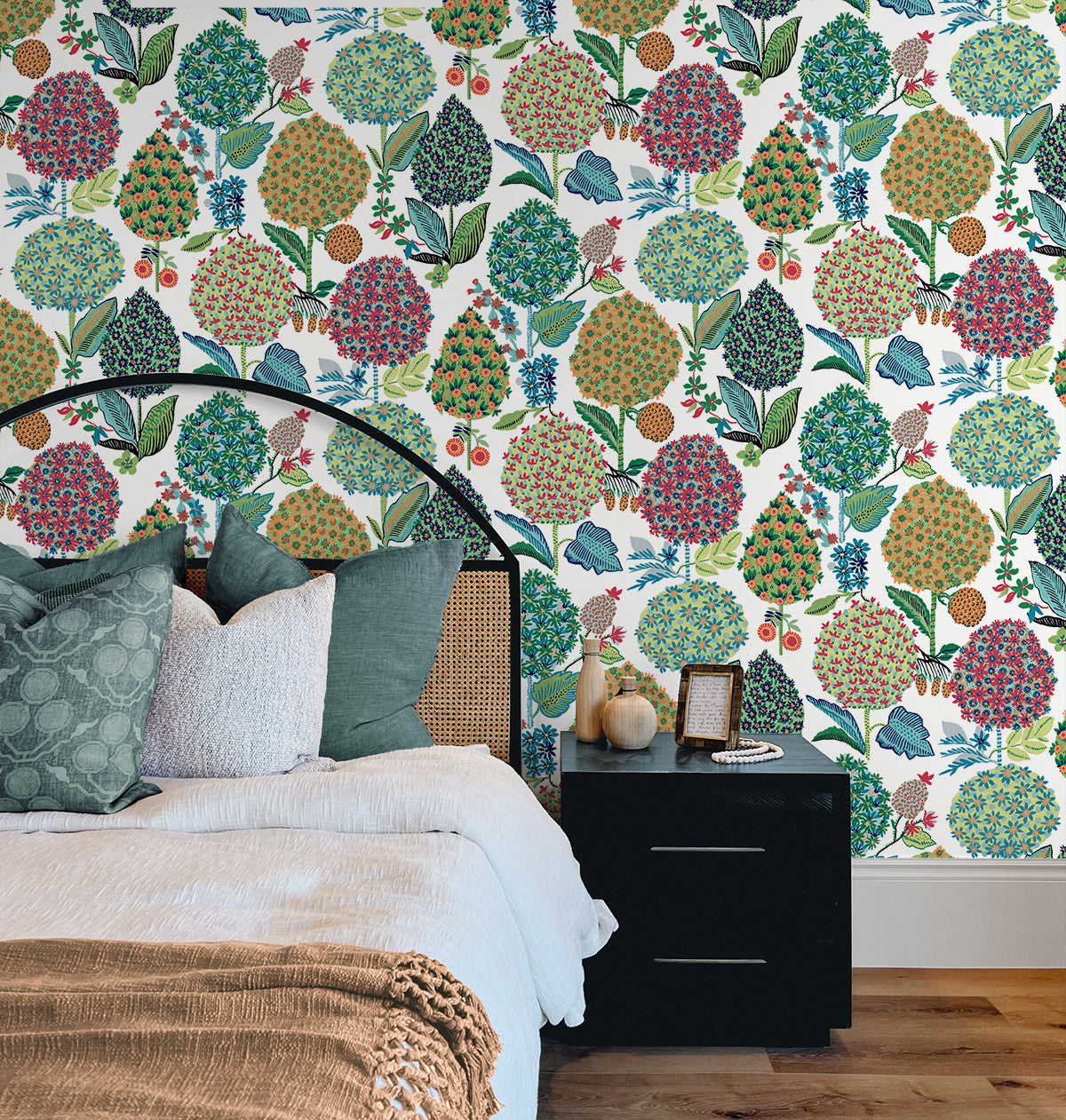 Blooming Bulbs Vinyl Wallpaper